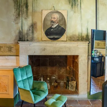 Castello Di Hotel Limatola