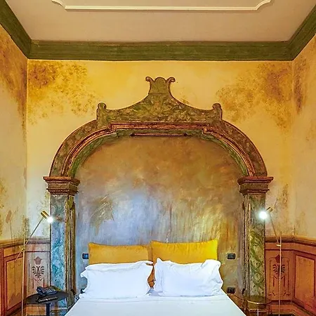 Castello Di فندق 4*