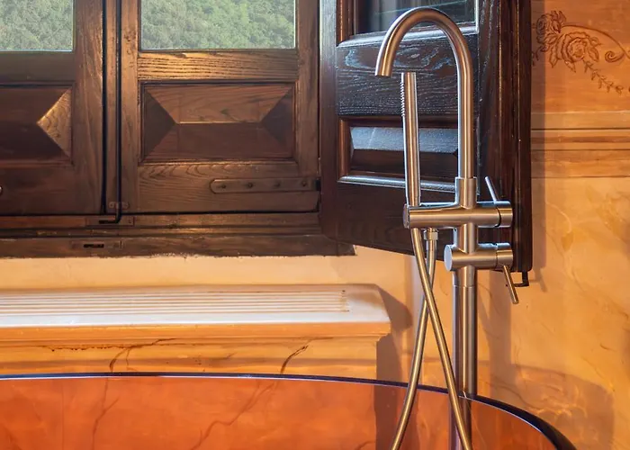 Castello Di Hotel Limatola