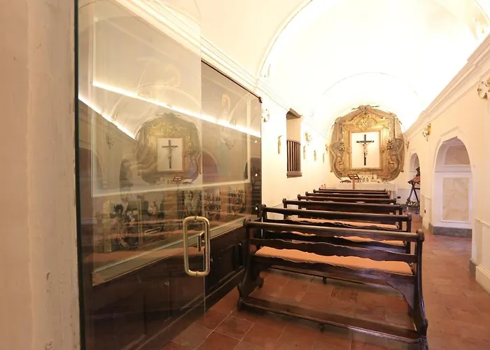 מלון Castello Di 4*