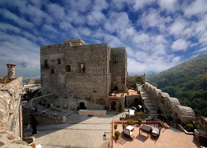 Castello Di מלון